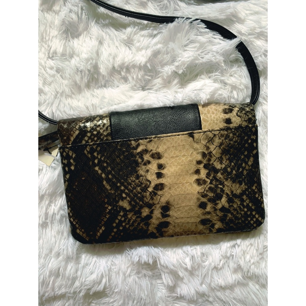 NWT Kenneth Cole Reaction crossbody - Picture 5 of 6